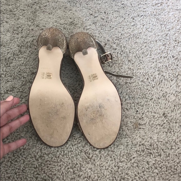 Sparkly gold Call it Spring heels size 7 - Picture 5 of 7